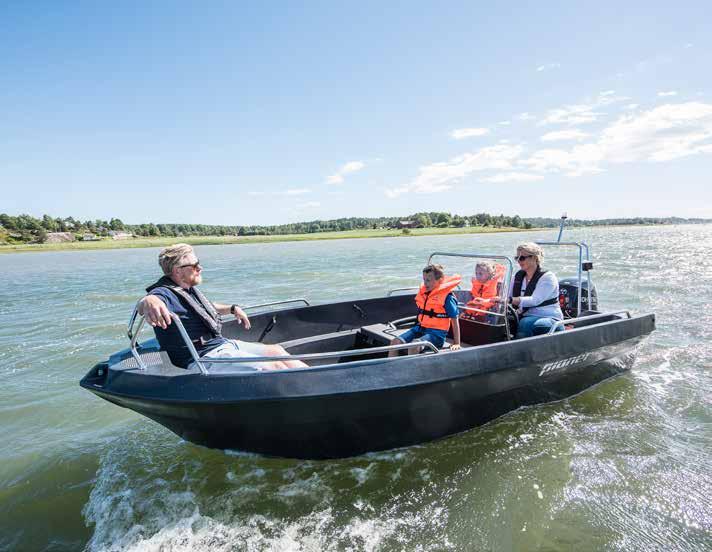 PIONER VIKING A SPORTY JEEP FOR THE COAST OR A SPACIOUS COUNTRY BOAT The Pioner Viking has a simple design and