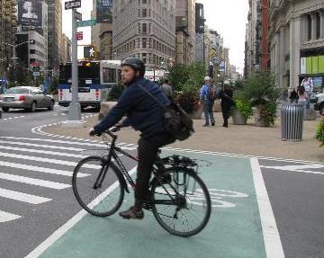 Strategy 5: Reduce Intersection Conflicts Problem: Inadequate facilities Poor bicyclist