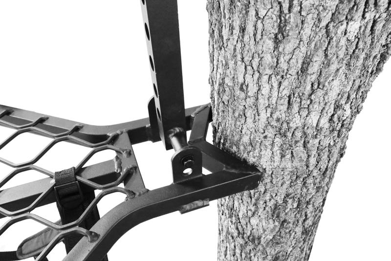 IF THEY ARE NOT, REMOVE YOUR TREESTAND AND REINSTALL UNTIL THEY ARE IN FIRM CONTACT WITH THE TREE TRUNK. WARNING!