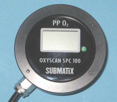 Functions: The oxyscan is activated by short press of the Piezo button. 30 seconds after the activation on will be indicated.