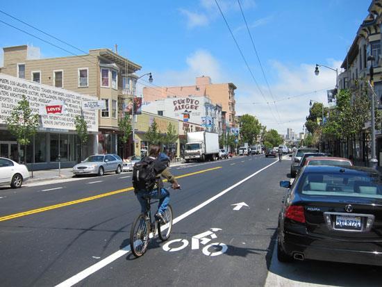 CASE STUDY: ROAD DIET (SAN FRANCISCO, CA) S a n Fr a n c i s c o, CA Results Success No real change in ADT Large increase in
