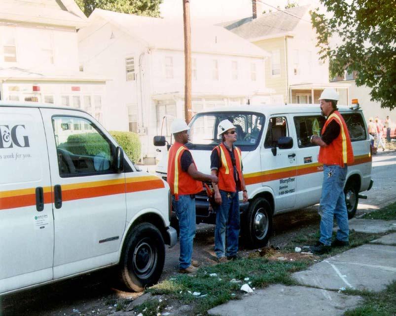 PSE&G Background 800 Service Technicians serve 12 District areas Responsibilities: Utility Service Work (Tariff)