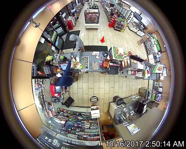 7-11 Video 360 The suspect is taking the money from the