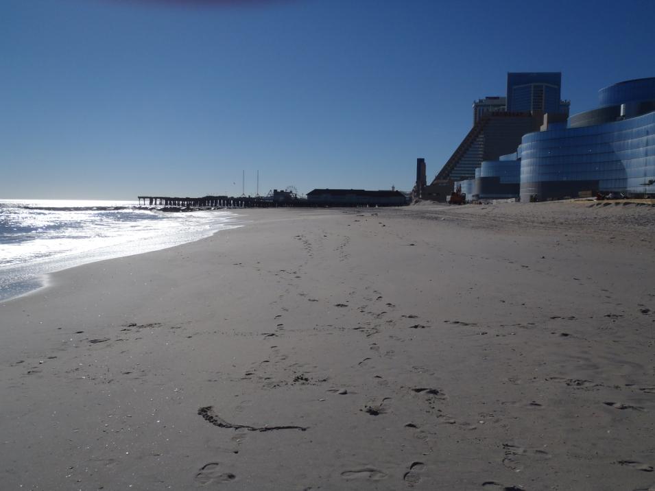 At this time there was no dune remaining from the Federal beach project completed in 2004. The Garden Pier to the south was demolished in early 2011. Photo taken November 9, 2010. View to the south.