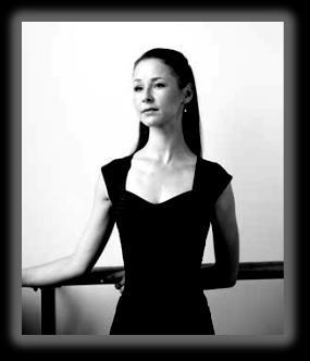 THE COMPANY KEY PEROFRMERS Robyn Begg Principal Artist Scottish-born Robyn Begg immigrated to Australia in 2001 and began her Russian Vaganova classical ballet training at Dance Venture Ballet School