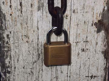 Protect our Padlocks Upcoming Events August 16 Club Meeting, 7:30PM, Millbrae Library 26 Float Plane Fly @ Lake Hennessey* Te prevent theft of our padlocks, never leave the