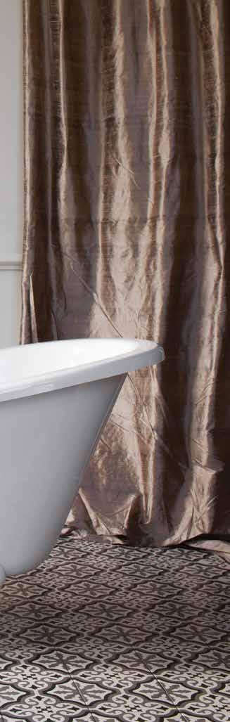 SINGLE ENDED - BUCKINGHAM BUCKINGHAM The Buckingham is a simple and stylish example of the slipper bath, with its raised end