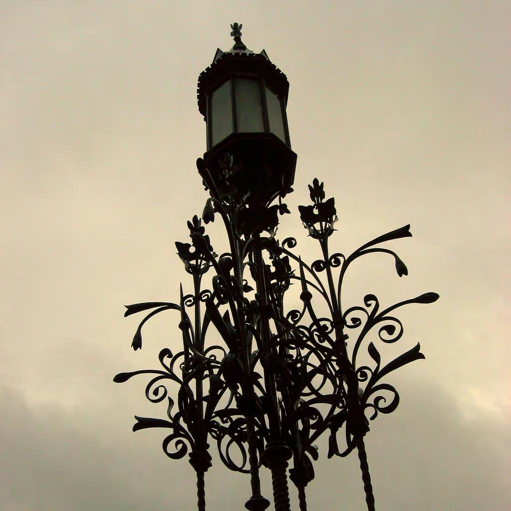 08 The Burning Bush The wrought iron lamp post is by Henry Woodyer, an