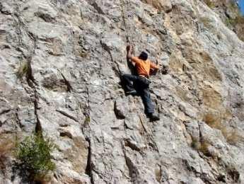 The selected route, Hang Loose category is 5A+ while the length/height of the route is about 50 feet. Mr.