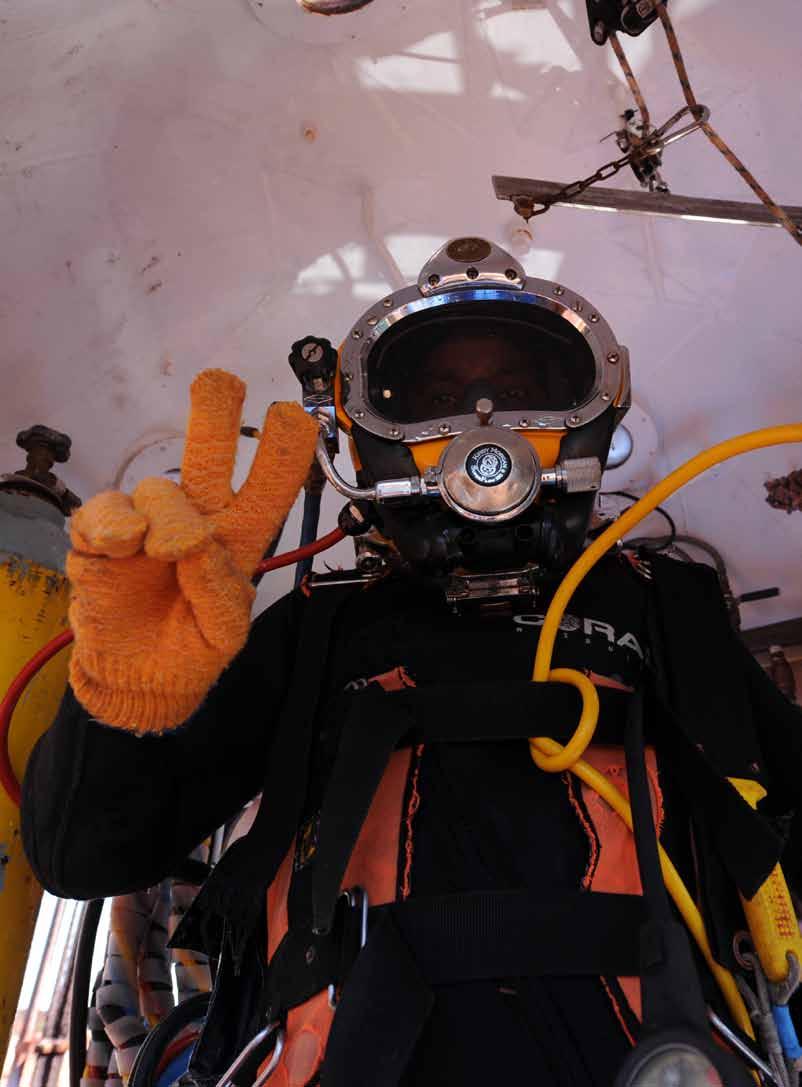 Reaching new depths of diver safety South Africa s SEADOG Commercial Diving School is attracting record numbers of students and professional divers.