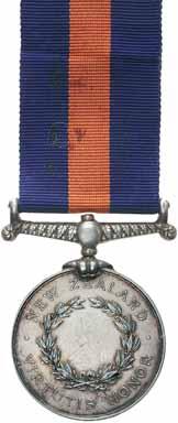 4581 Singles, includes mostly Australian and British association and private issued medals for which Australians are eligible as follows, General Service Cross for WWII 1993; HMAS Vampire 50th