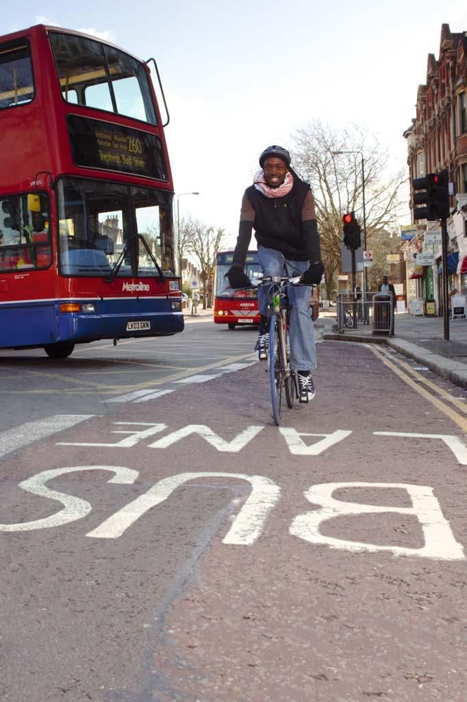 5. DELIVERING LEVEL 3 TRAINING 15 Cycling in bus lanes (optional) Observed demonstration: Trainees must be able to interpret bus lane signage and understand how it affects their journey.