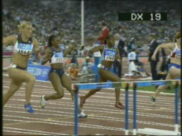 The Hurdle Takeoff xx The lead leg action should be initiated by the displacement of the hips toward the hurdle.