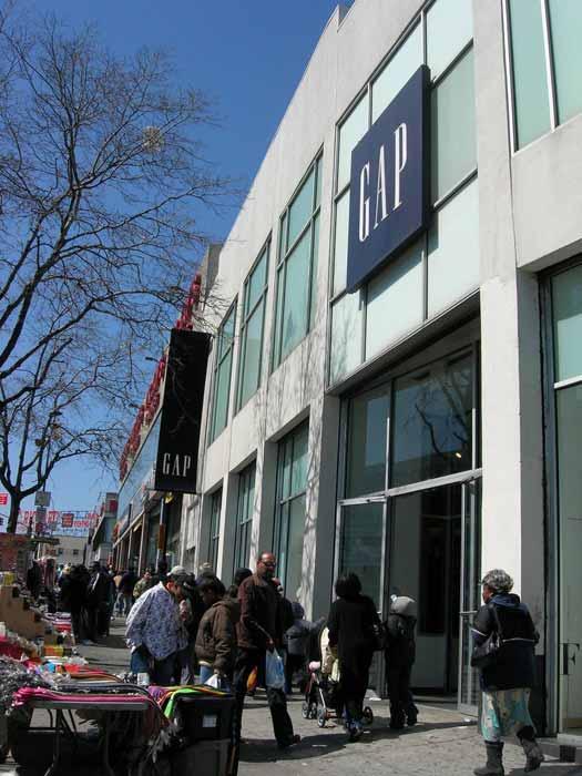 Fordham Road is a Thriving Retail Corridor National chains have discovered Fordham Road