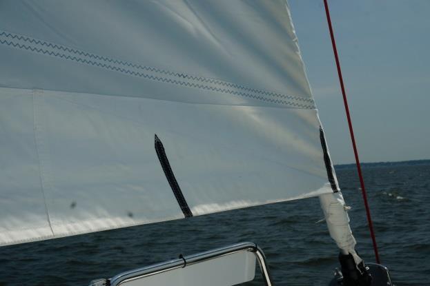 Sailing in less than 7 knots of true wind move the lead position forward one hole or 4 /100mm making the genoa more powerful for these conditions.