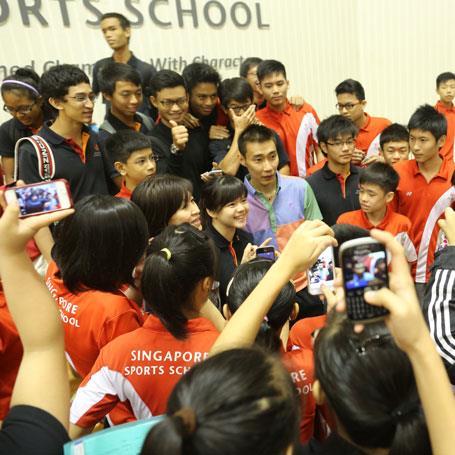 World Number One Visits Singapore Sports School By Desmond Tan General Manager, Badminton Academy When Datuk Lee Chong Wei visited the Singapore Sports School on 30th May 2013, it was the first time