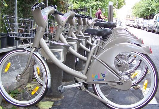 (2010) Bike sharing last mile solution increase bike usage for commuting purposes unattractive in