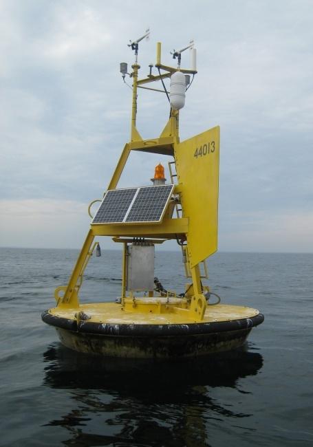 Buoy 44013 (Boston Buoy) See NDBC (1996) for complete details on wave measurements -3-meter Aluminum Discus Hull -Reports once per hour -2 R.M.