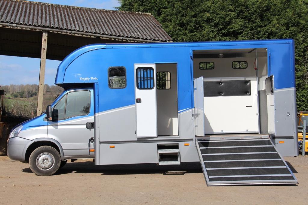 Dressage arena PEPER HAROW HORSEBOXES Please report to the Dressage Steward 10 minutes before your allocated time.