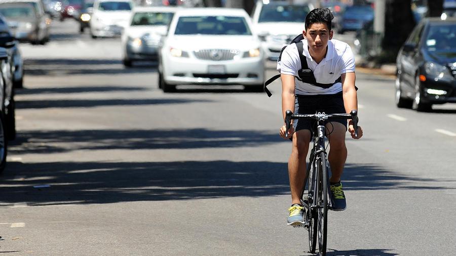 L.A. will add bike and bus lanes, cut car lanes in sweeping policy shift 8/11/15 L.A. will add bike and bus lanes, cut car lanes in sweeping policy shift City leaders say the plan reflects a newfound
