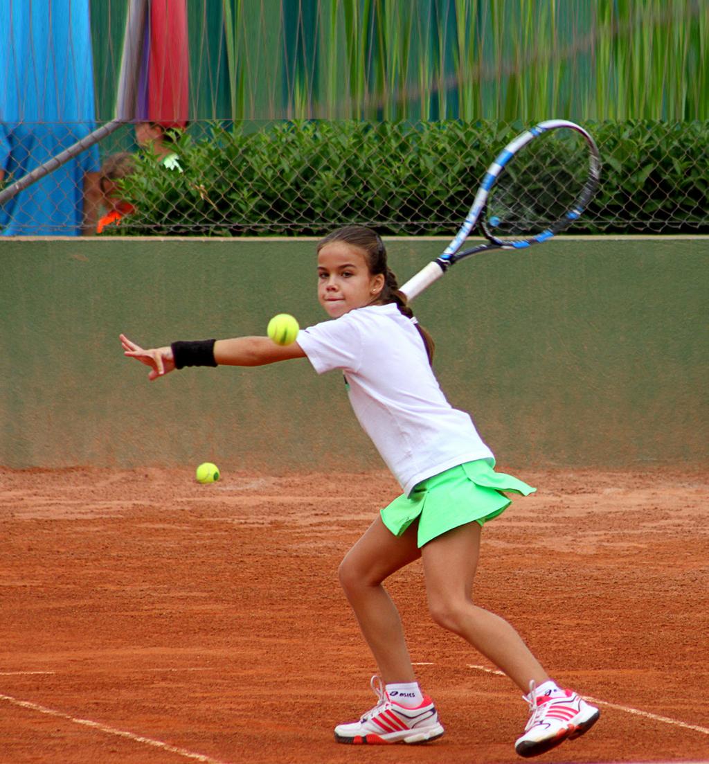 Paula A brilliant appearance in the national ranking Paula: tennis player Started compiting: February