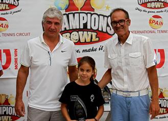 World champion with the Spanish Team in the Champions Bowl Finals (Murcia).