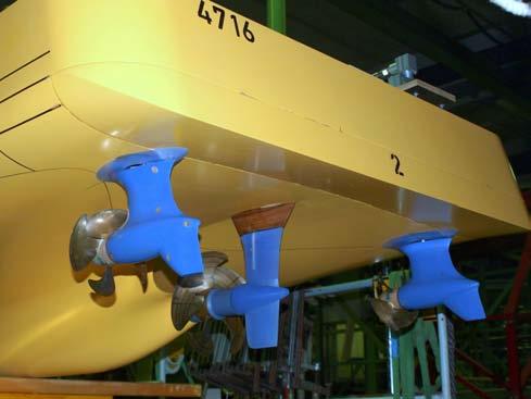 Further, a center propeller is foreseen which acts as a booster while the ship is crossing the open stretch of water. Additional manoeuvrability in port is provided by two bow thruster units.