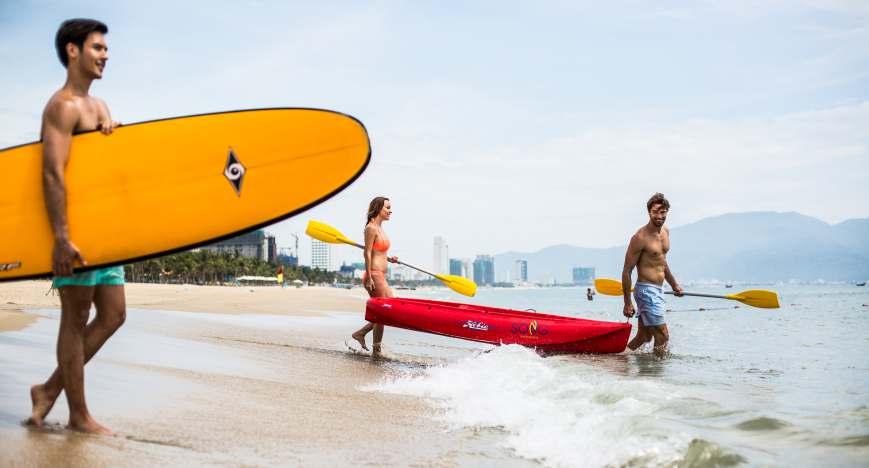 KAYAKING For guests wanting to experience life on the waves with an activity that is fun, relaxing and keeps you fit, kayaking is the perfect option.