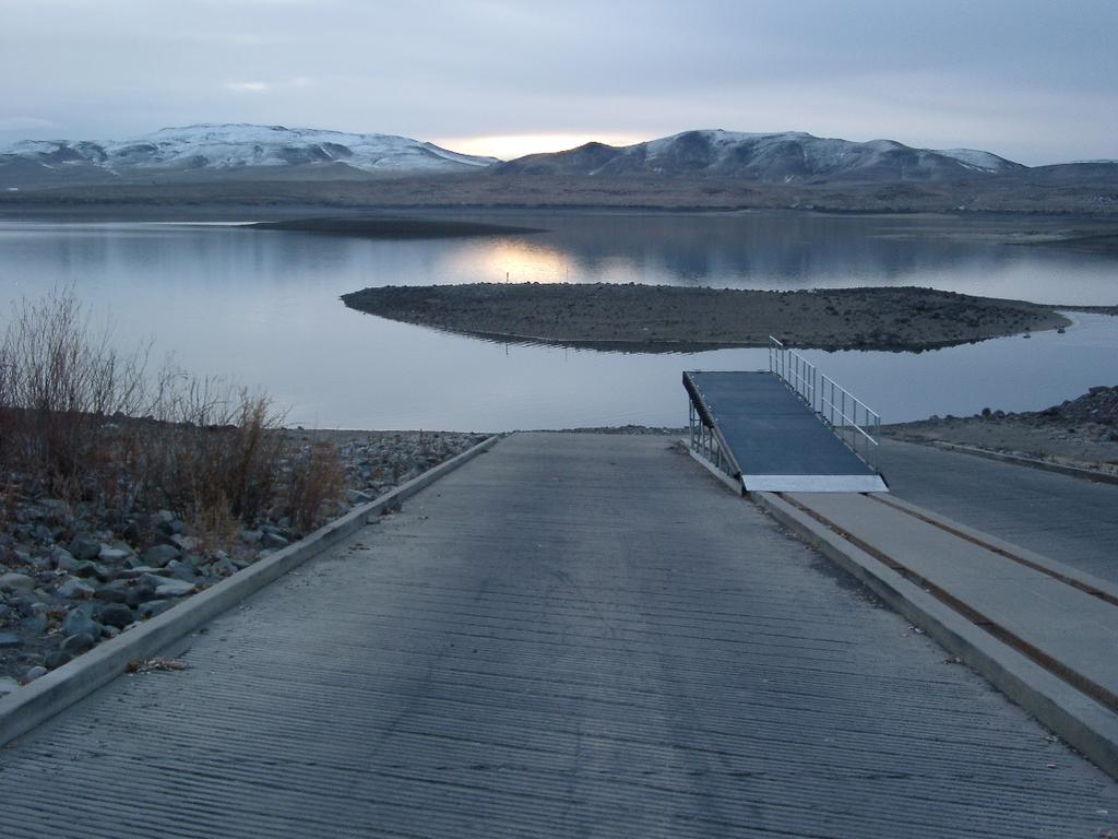 Major Fisheries Western Nevada Drought effects on larger reservoir fisheries will likely be less severe than in NE Nevada Lahontan Reservoir is at 25% of capacity and expected to be at minimum pool