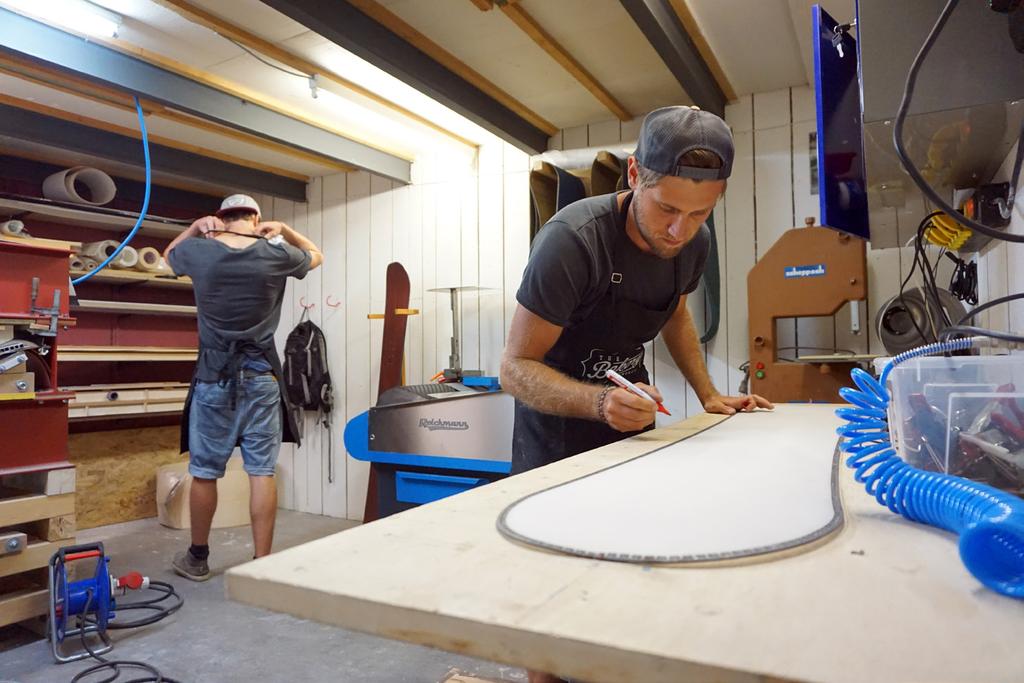 THE BAKERY SNOWBOARDS The Bakery Snowboards started by two guys from Munich as a passion project in 2014 with the goal to join their love for craftsmanship, mountains and snowboarding.