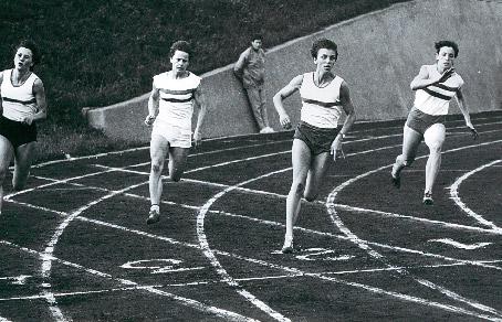 25výročie Múzea telesnej kultúry v SR Eva Glesková-Lehocká Utvorila dovedna 57 československých rekordov v šprintoch a niekoľko rokov patrila k najrýchlejším ženám na svete.