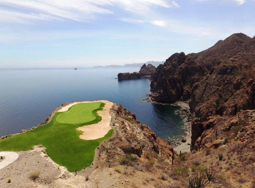 If You Build It Jones answer to the masses springs from a golf canvas in which the Baja Peninsula, the Sea of Cortez, and the Sierra de La Giganta mountain range seamlessly become one.