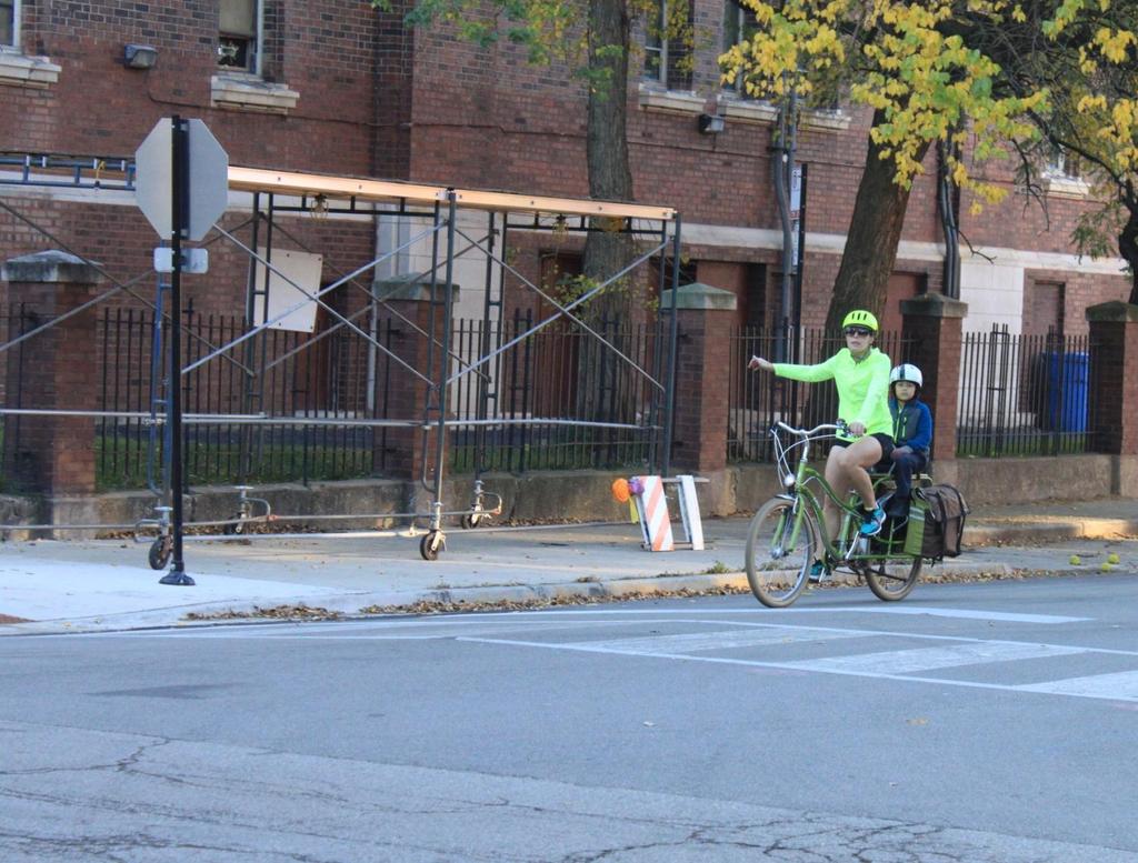 Data Collection 1700 N. Wood Street Bicycle + Pedestrian Mode Share Weekday (7-9am & 4-6pm): 29% Weekend (noon-2pm): 50% 1650 W.