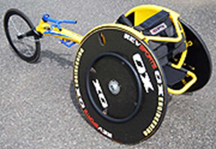Racing type wheelchair