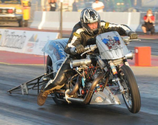 Gate admission on Saturday gets you in a FREE motorcycle drag race school. Two days of motorcycle drag racing action ONLY AT CASTROL RACEWAY!