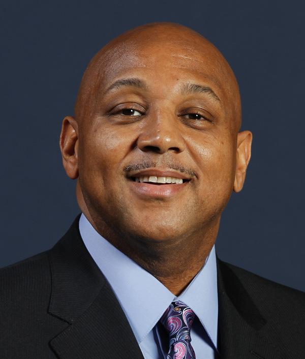 Makin It Hot ASSISTANT COACH DONNIE KIRKSEY Donnie Kirksey made the jump back into the collegiate coaching ranks by joining Howard Moore s first staff at UIC prior to the 2010-11 campaign.