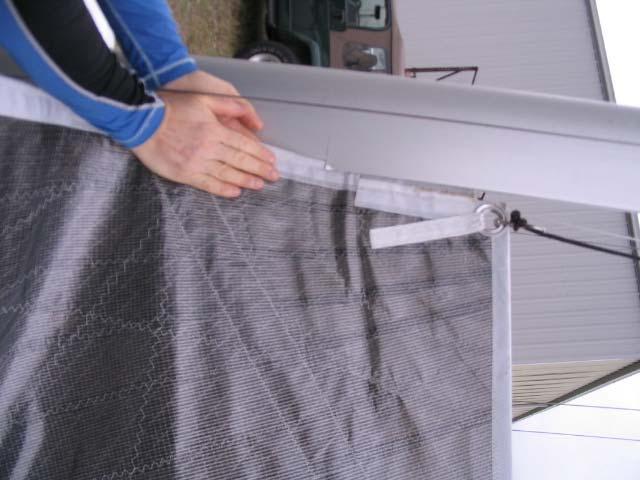 13.0 Mainsail Roll out the mains sail on a clean flat surface. Insert the battens into the appropriate pockets.