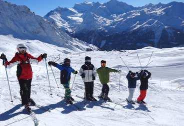 Snowboard lessons with a qualified instructor 6h per day (3h in the morning, 3h in the afternoon) Beginner, Intermediate or Advanced Small groups Surfing down the mountain is an exhilarating way to