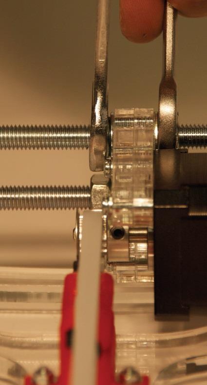 Põhiaknas kuvab veateate Err:MINTEMP Ühe või teise termistori ühendus on katki.