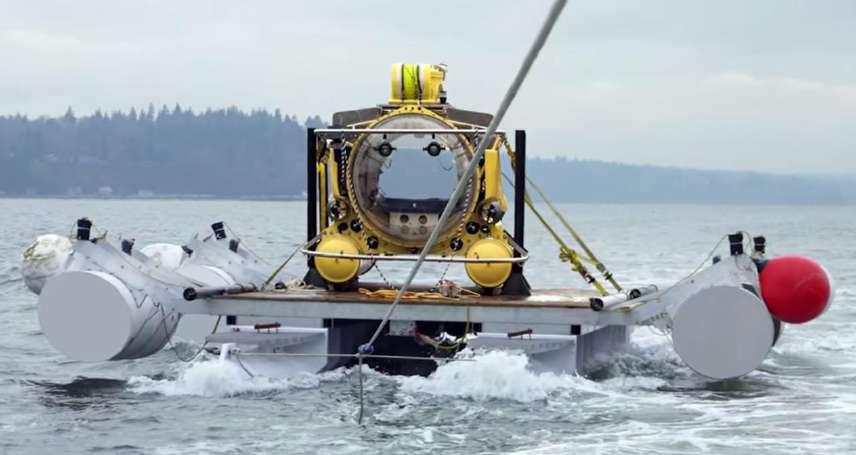 Manned Submersible Solutions: Eliminate tether management issues and the requirement for dynamic positioning capable support vessels Work off any ship of opportunity Permit real-time modifications to