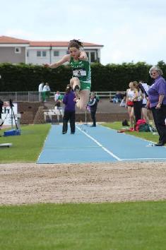 Angharad Loughnane, Gaelcholaiste Luimnigh/Marian A.C. was 4th in the Discus achieving 36.26m on her last throw.