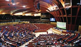 Eiropas Padomes Vietējo un reģionālo pašvaldību kongress (CLRAE) Kas ir Eiropas Padomes Vietējo un reģionālo pašvaldību kongress Viena no Eiropas Padomes (EP) institūcijām līdzās Ministru komitejai