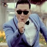 THAMES EXAMINATIONS Level Seven 2017 Page 1 SECTION A: READING Part 1 10 marks K-POP One of the most popular videos on YouTube is Gangnam Style by Psy, who is a Korean singer, rapper, songwriter and