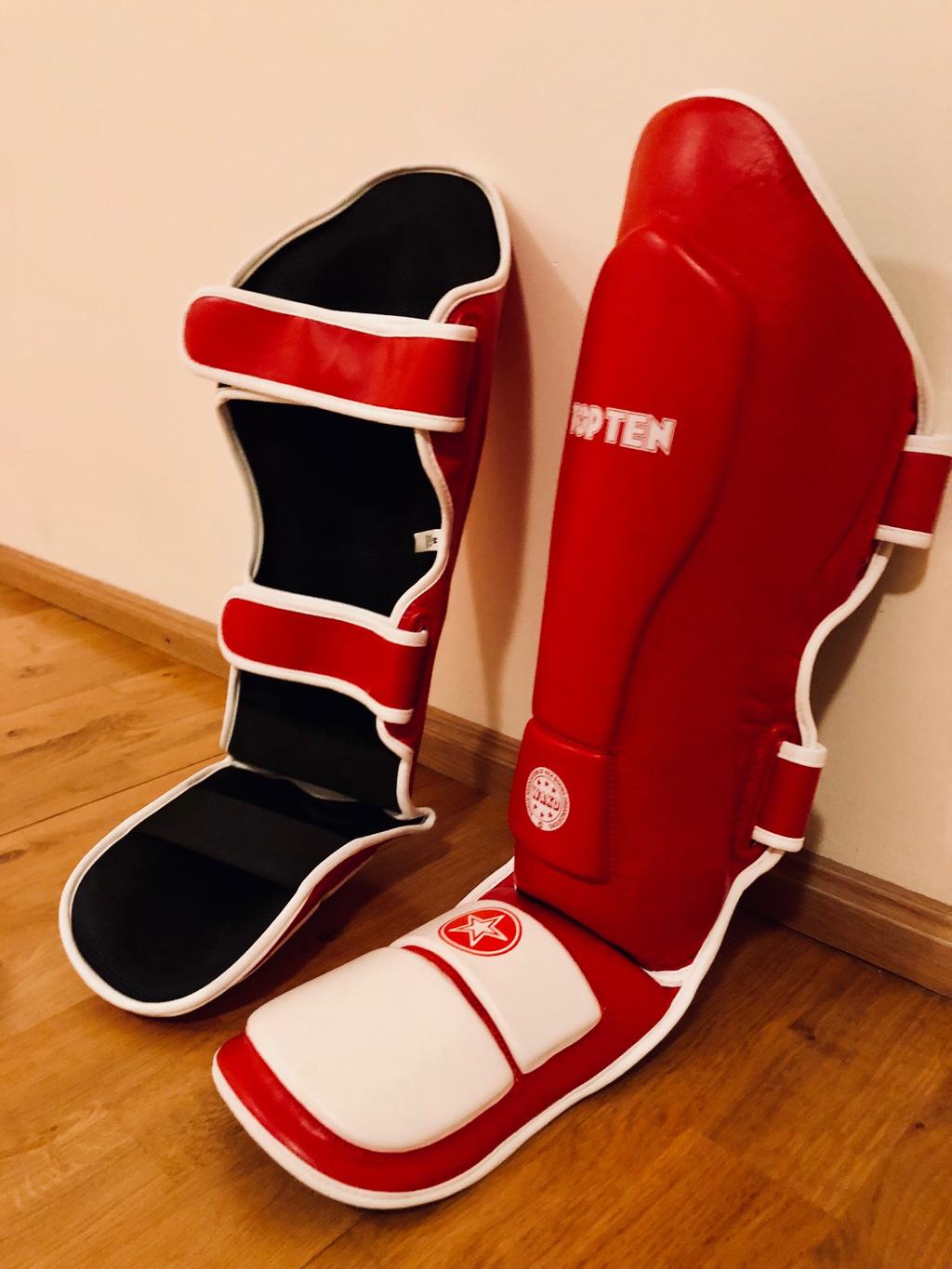Shin guards (Type of accepted shin guards can be found on the picture below (Brand doesn t matter).