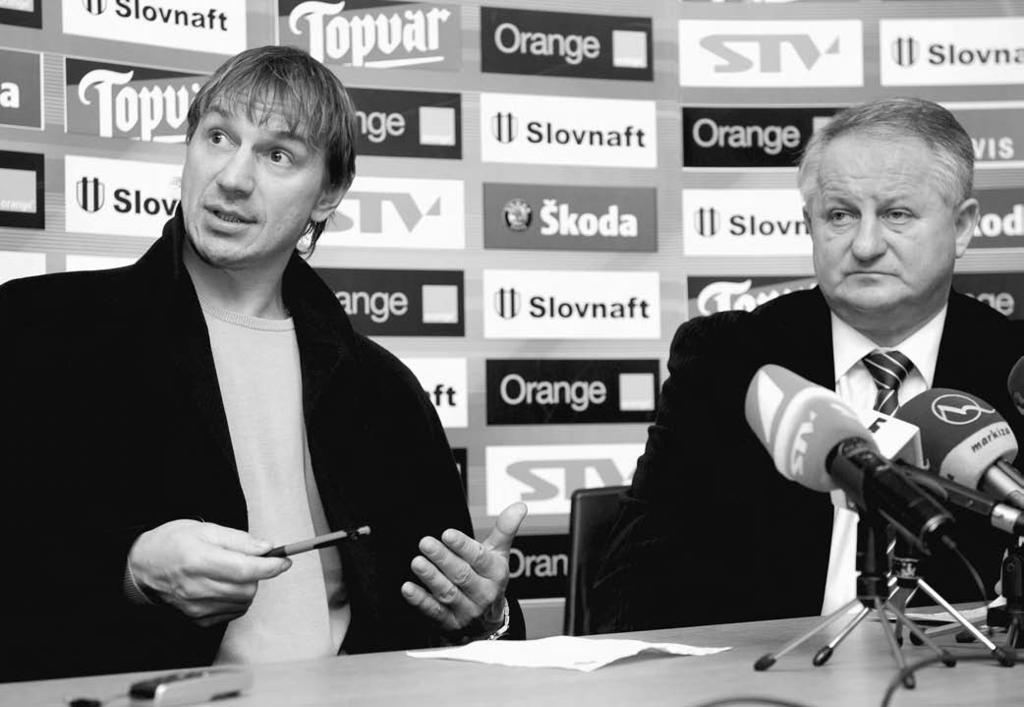 NAJDÔLEŽITEJŠIE SLOVENSKÉ UDALOSTI ROKA KRONIKA ŠPORTU 2007 Jeden z našich najlepších hokejistov Peter Bondra (vľavo) ukončil aktívnu hráčsku kariéru a stal sa novým manažérom slovenskej hokejovej
