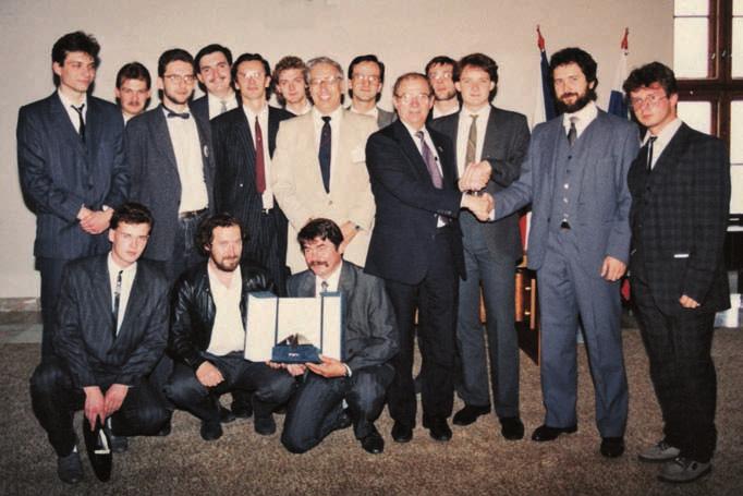 Slovenská akademická informačná agentúra (SAIA) Vysokoškolskej únii Slovenska udelila začiatkom roka 1990 Národná rada SR cenu za prínos k Nežnej revolúcii.