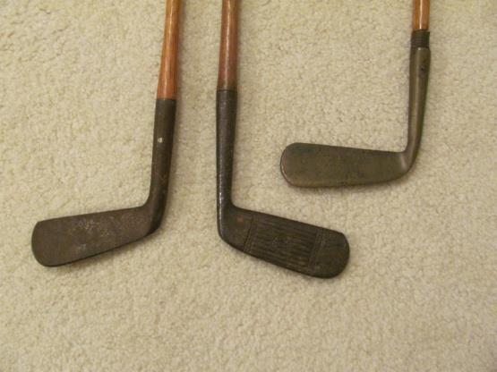 shaft but no grip, orig. alum end cap on top of shaft, in good condition. Sle price @ $20 Photo #4113, Lots #12 15 Photo #4114, Lots #16-18 PUTTERS 16. Winton, W.M.
