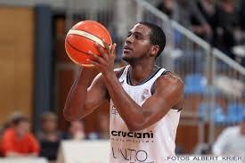 ERIC ANDERSON Eric is in his 4th professional season currently playing in the La Liga Argentina Championship for Obras Basket in Buenos Aires, Argentina. In 46 games this season, Anderson averaged 17.