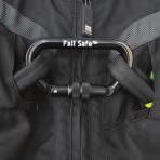 waterproof, breathable Gore-Tex membran Pockets with zipper to