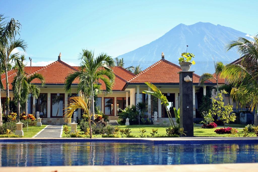 Bali Dive Resort and Spa Bali Dive Resort opened in May 2014 and offers comfortable rooms with amazing view of the majestic Mount Agung.